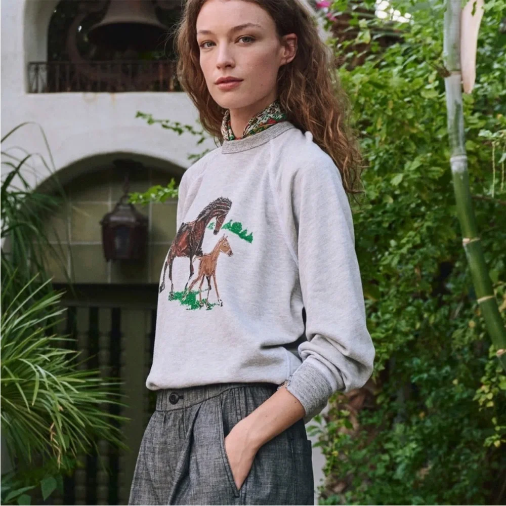 The Great. The College Sweatshirt in Heathered Grey Running Horse Graphic. Sz 2. - Picture 6 of 9